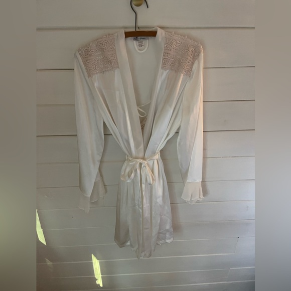 Linea Donatella Filagree Set Embellished Bridal Satin Chemise Nightgown & Robe - Picture 5 of 14